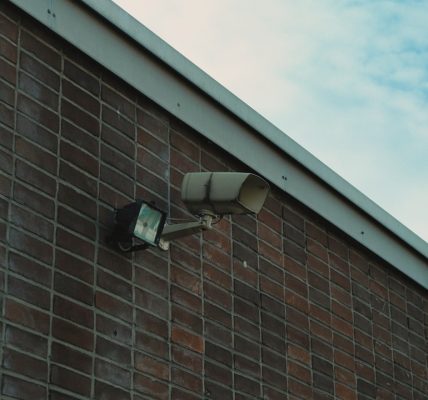 Photo solar powered motion sensor flood light